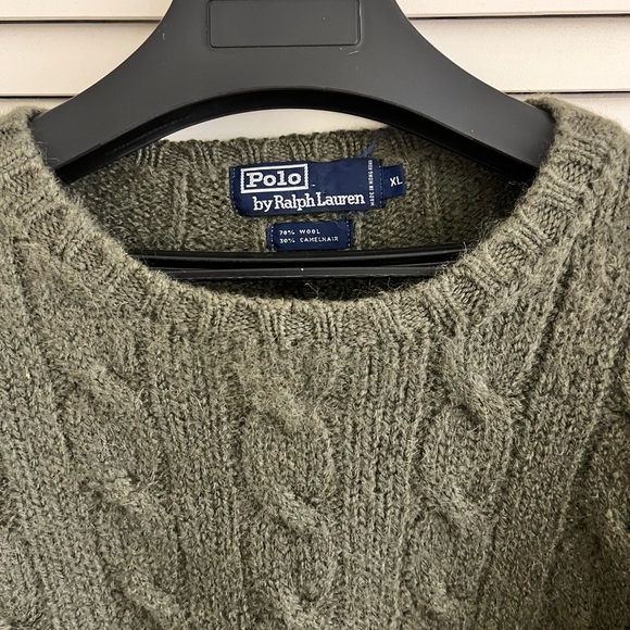 XL Men’s cable knit sweater - Picture 2 of 3